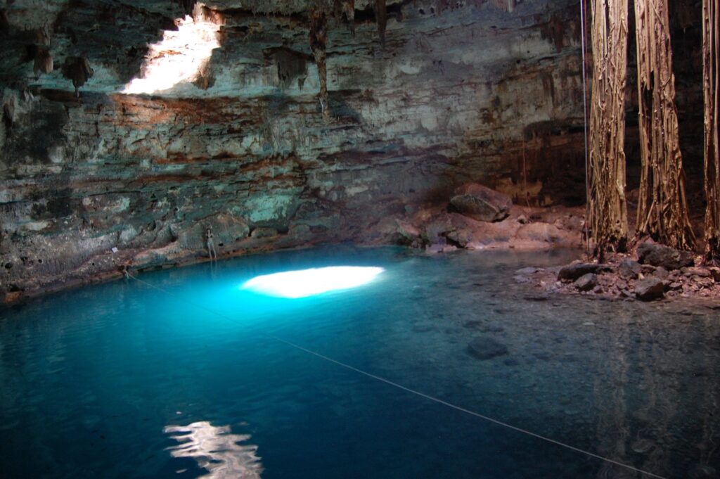 cenote-yucatan